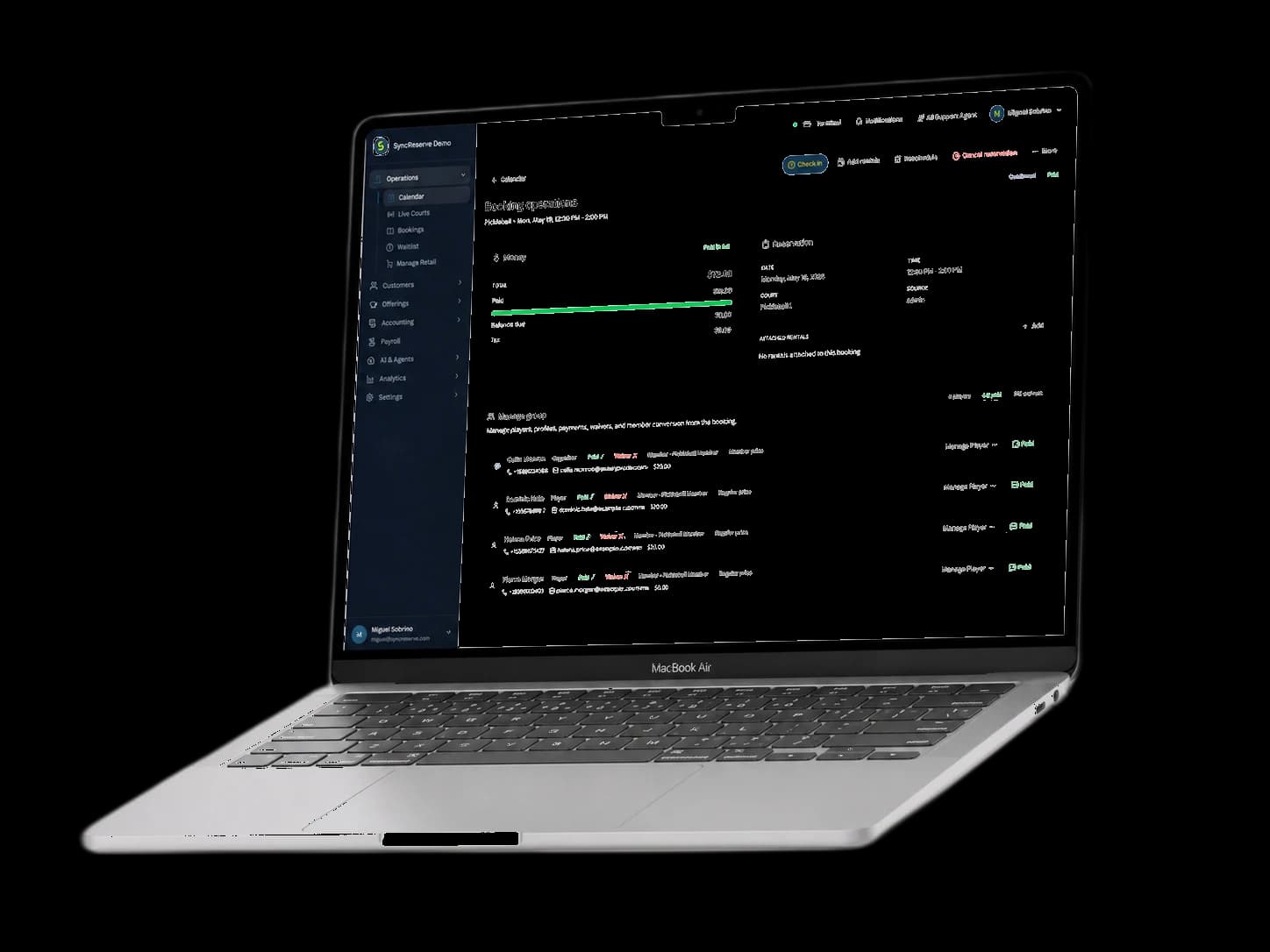 SyncReserve booking flow on desktop — court selection and reservation details